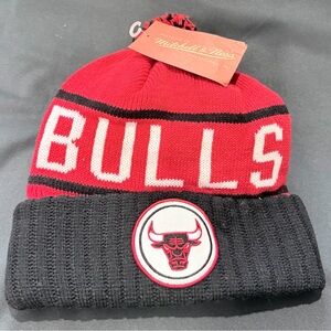 One Of A Kind Mitchell & Ness Chicago Bulls NBA Red & Black knit beanie Warm Hat